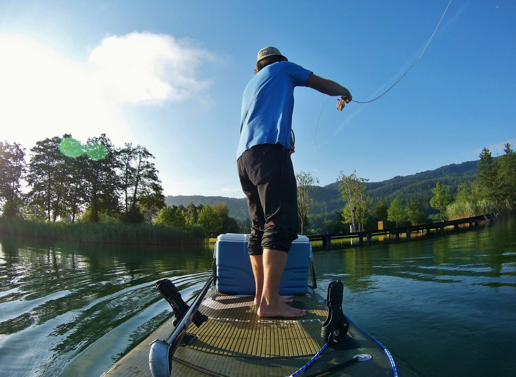 SUP Angeln: Stehend über die Fische gleiten, Fischen und Paddeln