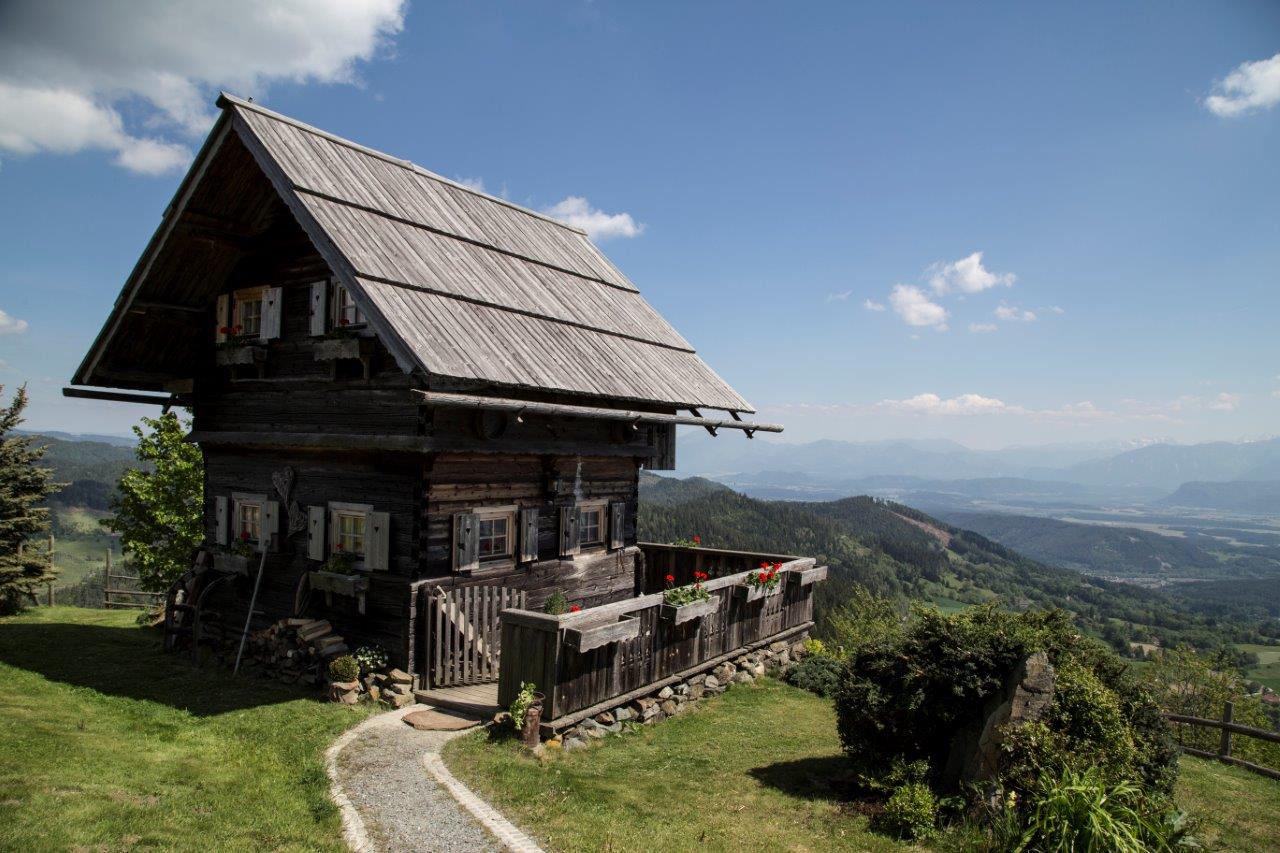 Glamping in Kärnten: Übernachten im Troadkasten beim Gipfelhaus Magdalensberg, Foto Matthias Eichinger Anita Arneitz, Reiseblog Mehr auf www.anitaaufreisen.at