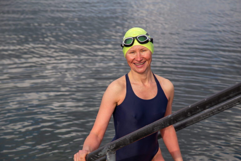 Eisschwimmen im Wörthersee mit Fitnesstrainerin Anna Pabel